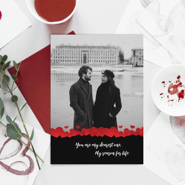 Elegantes Schwarz mit Red Hearts Holiday Card (Von Creator hochgeladen)