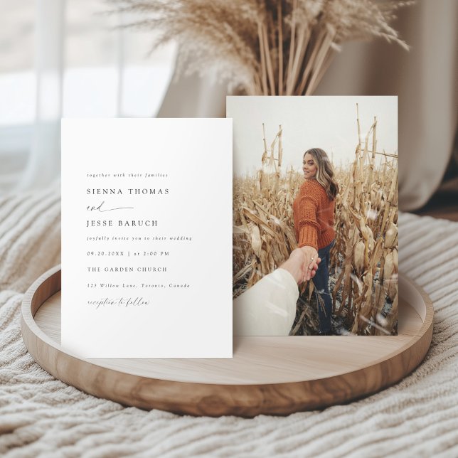 Elegantes Schwarz/Weiß-Foto mit minimalem Skriptau Einladung (Von Creator hochgeladen)