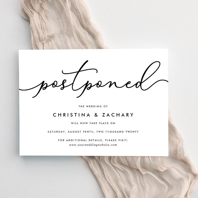 Elegantes Schwarz-Weiß-Script-Hochzeitsverzögerung Ankündigung (Von Creator hochgeladen)