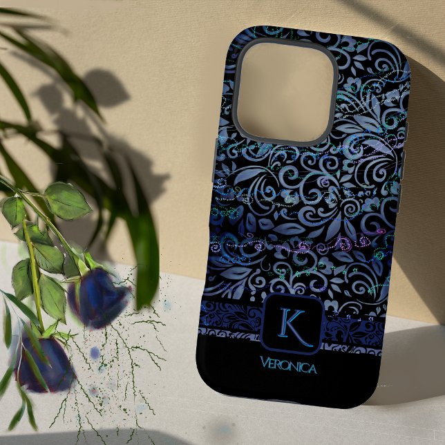 Elegantes Schwarzes Bläsermonogramm iPhone 16 Pro Hülle (Elegant Black Blue Floral Monogram Case-Mate iPhone Case)