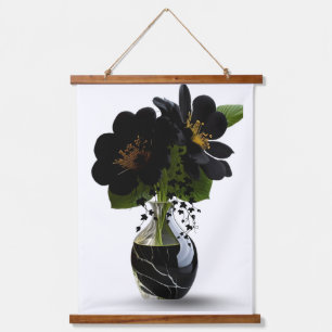 Elegantes schwarzes Blumenbouquet in Marmorvase. Wandteppich Mit Holzrahmen
