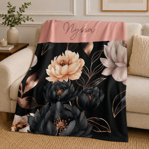 Elegantes schwarzes Blumenrosenmuster Monogramm Na Fleecedecke