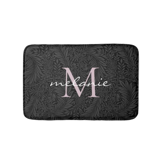 Elegantes Schwarzes Blütenpinsel-Script-Monogramm Badematte (Vorderseite)