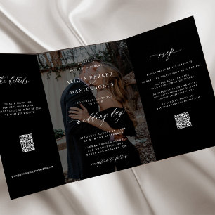Elegantes schwarzes Hochzeits-RSVP-Detail-QR-Code Dreifach Gefaltete Einladung