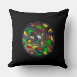 Elegantes schwarzes Opal-Juwel auf Schwarz Kissen