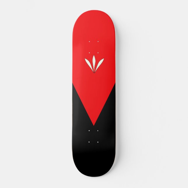 Elegantes Schwarzes und Rotes Dreieck Skateboard (Vorderseite)