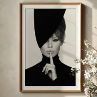 Elegantes Schweigen: Dramatisches Bardot Fashion P