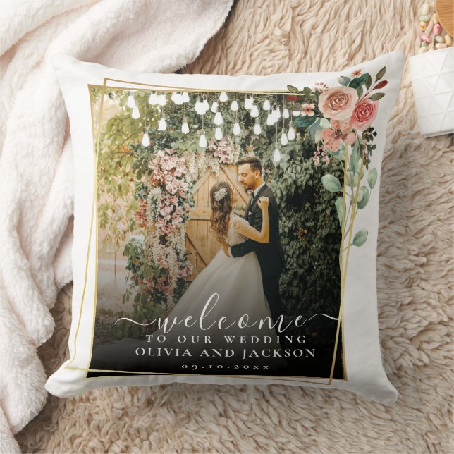 Elegantes Script Black and White Wedding Willkomme Kissen (Decke)