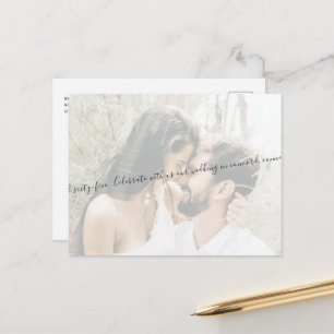 Elegantes Script Couple Foto Wedding Rettete unser Ankündigungspostkarte