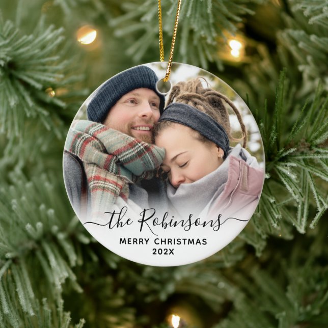 Elegantes Script Couple Name Foto Frohe Weihnachte Keramik Ornament (Baum)