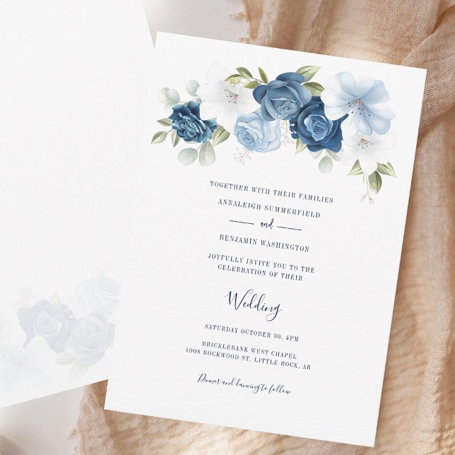 Elegantes Script Dusty Blue Floral Wedding Einladung (Elegant Script Dusty Blue Floral Wedding Invitation)