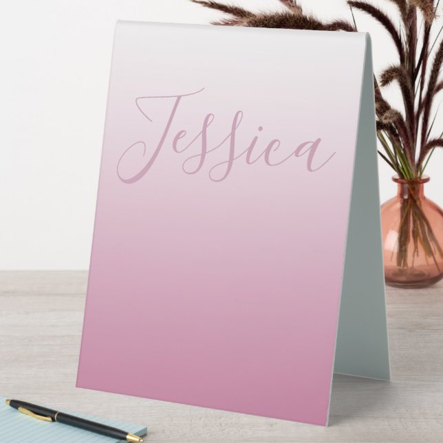 Elegantes Script & Editable Pink (beliebige Farbe) Tischaufsteller (In Situ (Tisch))