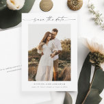 Elegantes Script Foto Minimale Hochzeit Save The Date<br><div class="desc">Ein elegantes Skript-Foto Save the Date mit vertikalem Foto und minimaler Typografie. Klicken Sie auf die Schaltfläche Personalisieren,  um dieses Design anzupassen.</div>