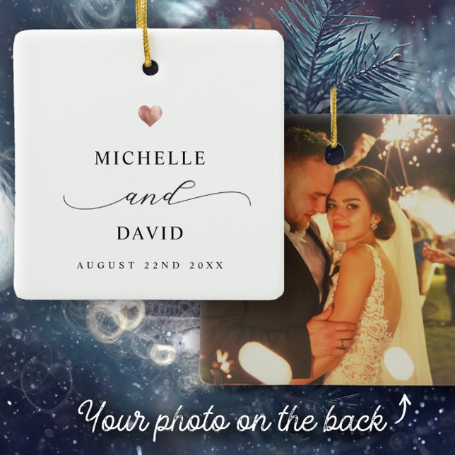 Elegantes Script Minimal Rose Goldenes Herz Hochze Keramikornament (Von Creator hochgeladen)