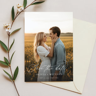 Elegantes Script Minimalistisch Wedding Foto Save The Date