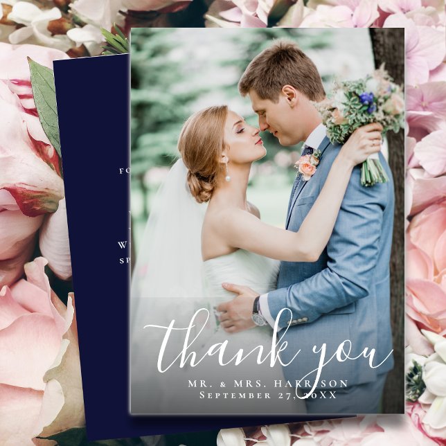Elegantes Script Modern Navy Blue Wedding Foto Dankeskarte (Von Creator hochgeladen)