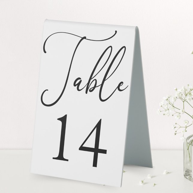 Elegantes Script Moderne Minimalistische Hochzeit Tischaufsteller (Elegant Script Modern Minimalist Wedding Table Number Sign)