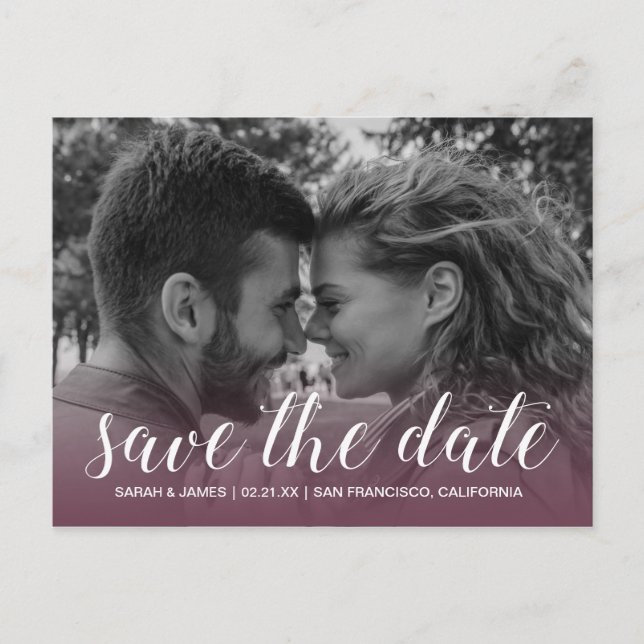 Elegantes Script Save the Date Verlobung Foto Ankündigungspostkarte (Vorderseite)