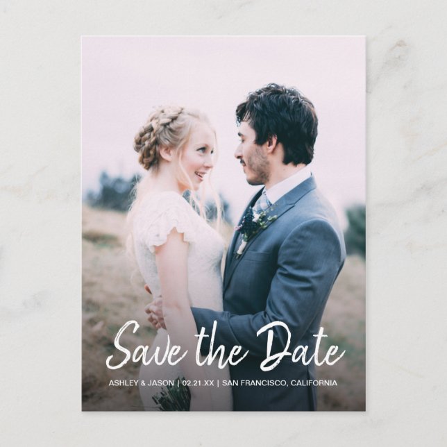 Elegantes Script Save the Date Verlobung Foto Ankündigungspostkarte (Vorderseite)
