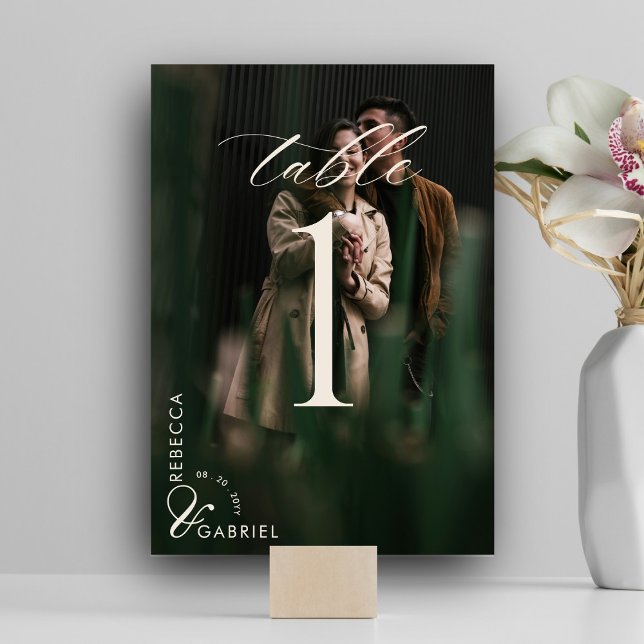 Elegantes Script Watercolor Floral Wedding Foto Tischnummer (Von Creator hochgeladen)