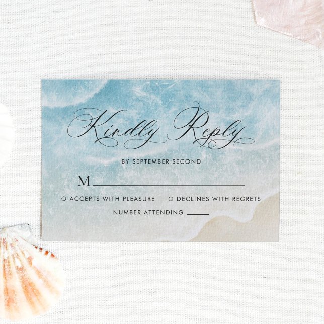 Elegantes Script Watercolor Ocean Beach Hochzeit RSVP Karte (Von Creator hochgeladen)