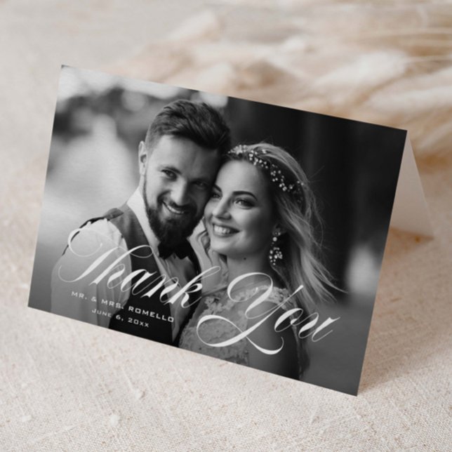 Elegantes Script Wedding Foto Dankeskarte (Elegant script folded photo wedding thank you cards.)