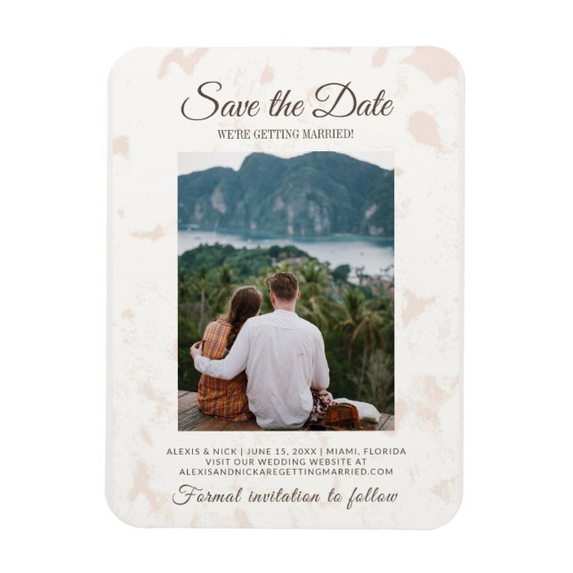 Elegantes Script Wedding Wir werden heiraten Foto Magnet (Vertikal)