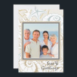 Elegantes Seashell Beach Marine Personalisiertes F<br><div class="desc">Dieses elegante Design besticht durch Ihr Lieblings-Foto,  umgeben von Muscheln und Korallen. Nachstehend finden Sie den Text "Seas & Greetings" mit Ihrem personalisierten Gruß auf der Rückseite in moderner Typografie#Zuhause #decor #homedecor #nautical #marine #seashells #coral #greetings #greetingcards #personalizedcards #christmas #christmüllcards #holidays #holidaycards #photogifts #family</div>
