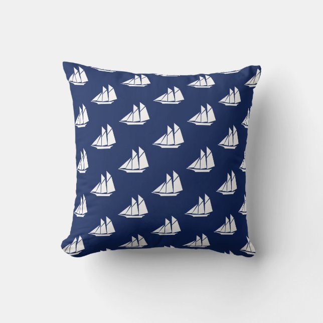Elegantes Segel-Yacht-Muster auf Blue Kissen (Vorderseite)