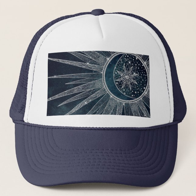 Elegantes Silver Sun Moon Doodle Mandala Blue Desi Truckerkappe (Vorderseite)