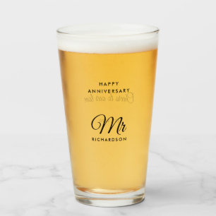 Elegantes Skript Anpassbarer Name Mr. Anniversary Glas