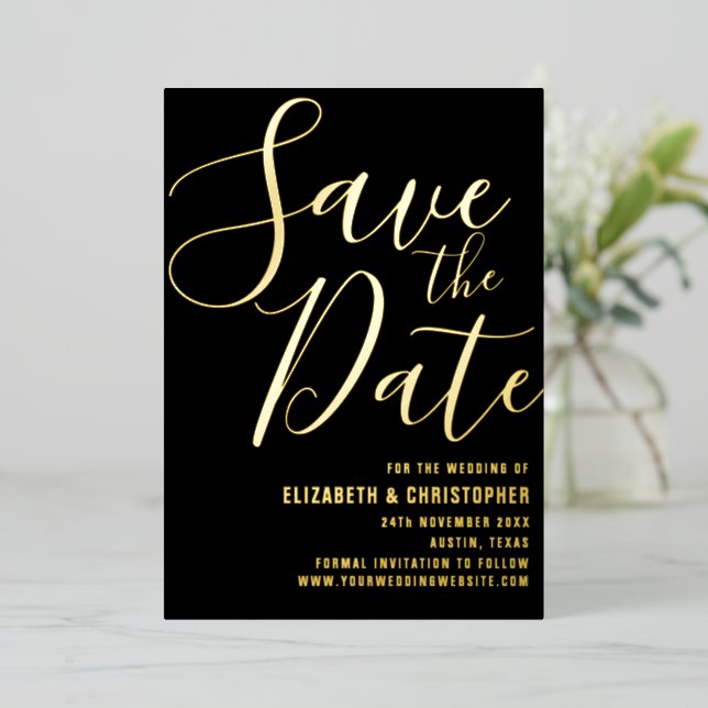 Elegantes Skript Modernes Black & Gold Save the Da Folieneinladung (Stehend vorne)