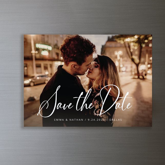 Elegantes Skript und Foto | SAVE THE DATE Magneteinladung (An elegant, magnetic save the date photo card)