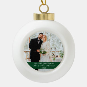 Elegantes Skript Unser erstes Weihnachtsgrün Keramik Kugel-Ornament