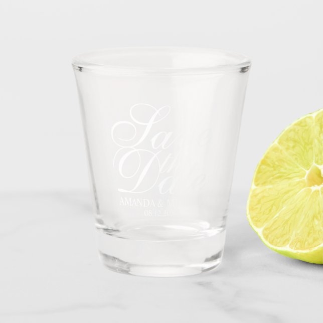 Elegantes SkriptWedding Save the Date Schnapsglas (Vorderseite)