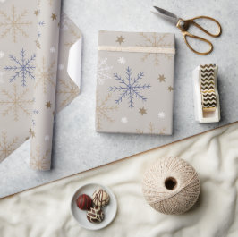 Elegantes Snowflake-Muster Beige Geschenkpapier