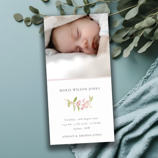Elegantes Soft Blush Pink Berry Floral Baby Girl Ankündigung (Von Creator hochgeladen)