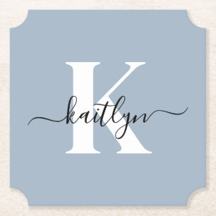 Elegantes staubblaues Skript-Monogramm Untersetzer