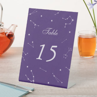 Elegantes Sternbild Lila Hochzeit Tischnummer Sockelschild