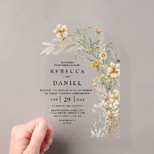 Elegantes Terrakotta- und Beige-Boho-Blumenhochzei Acryleinladungen