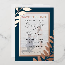 Elegantes Tropical Blätter Foto Save the Date Real Folieneinladung