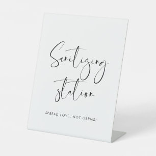 Elegantes und modernes Sanitisierungszentrum Hochz Sockelschild