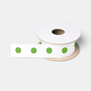 Elegantes und stilvolles baskisches Kreuz: Satinband