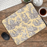 Elegantes Vintag-Grautoile de jouy Mousepad<br><div class="desc">Elegantes Vintages graues Spielzeug aus Jouy Monogram Mouse Pad. Die Kunstdrucke sind derzeit ein Alltagswut, ein elegantes und verziertes Vintages toile de jouy-Muster mit einer romantischen Szene aus der französischen Landschaft. Dieser Muster-Stil ist derzeit für Wohngestaltung, Kleidung, mobil und IPad Hüllen, Einladungen und vieles mehr. Die Designs sind klassisch und...</div>