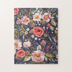 Elegantes, vintage-dunkles botanisches Wildblumenm