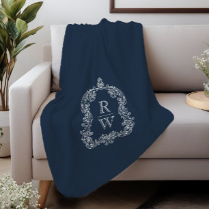 Elegantes Vintage-Monogrammwappen in Marineblau Sherpadecke
