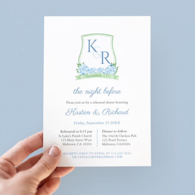 Elegantes Wappen Hochzeit Probe Einladung (Watercolor Green And Blue Monogram Crest Wedding Rehearsal Dinner invitation mockup)