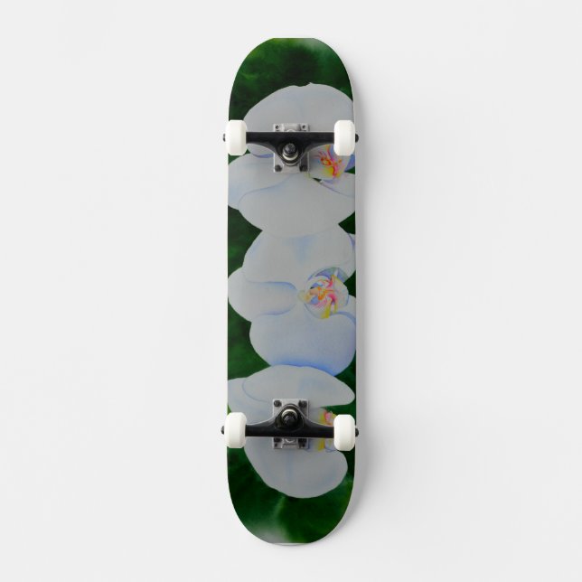 Elegantes, weißes Aquarell-Orchideenbild Skateboard (Vorderseite)