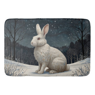 Elegantes weißes Kaninchen Weihnachtsschneewald Badematte