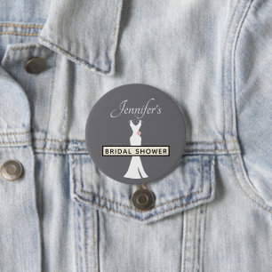 Elegantes weißes Kleid auf Grau - Stylische Bridal Button